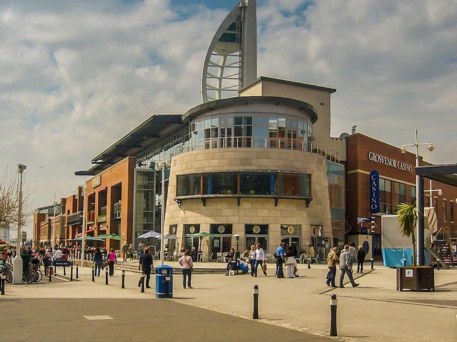 Welcome 4 Business Or Pleasure! Super Central Southampton 'City Vibes' # Stylish Apartment With Outside Space! 1-4 Guests Book Your City Break Or Pre-Cruise Stay! Close To Mayflower Theatre, Universities, Cruise Terminals, Hospitals & Shops! Zewnętrze zdjęcie