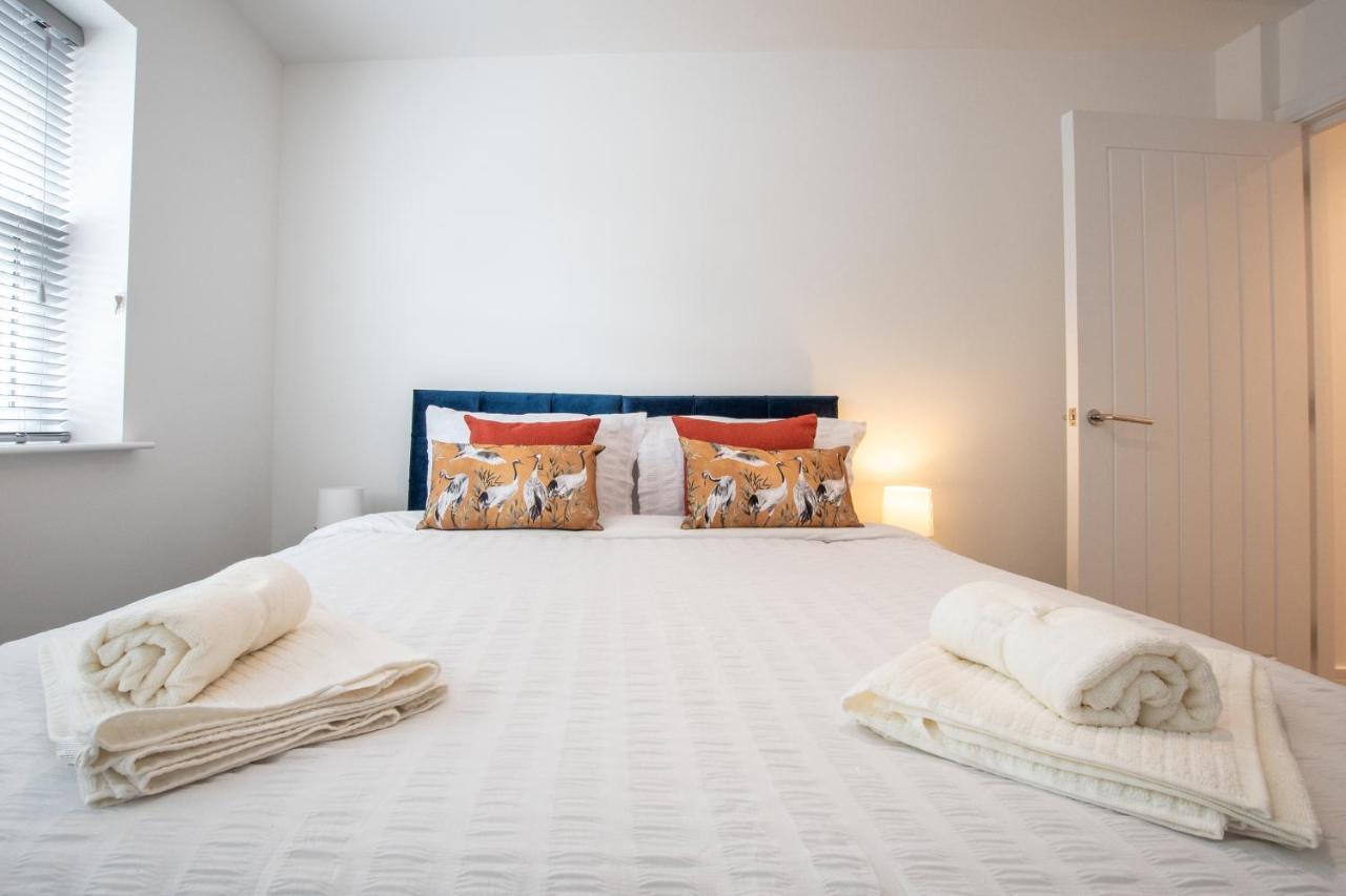 Welcome 4 Business Or Pleasure! Super Central Southampton 'City Vibes' # Stylish Apartment With Outside Space! 1-4 Guests Book Your City Break Or Pre-Cruise Stay! Close To Mayflower Theatre, Universities, Cruise Terminals, Hospitals & Shops! Zewnętrze zdjęcie
