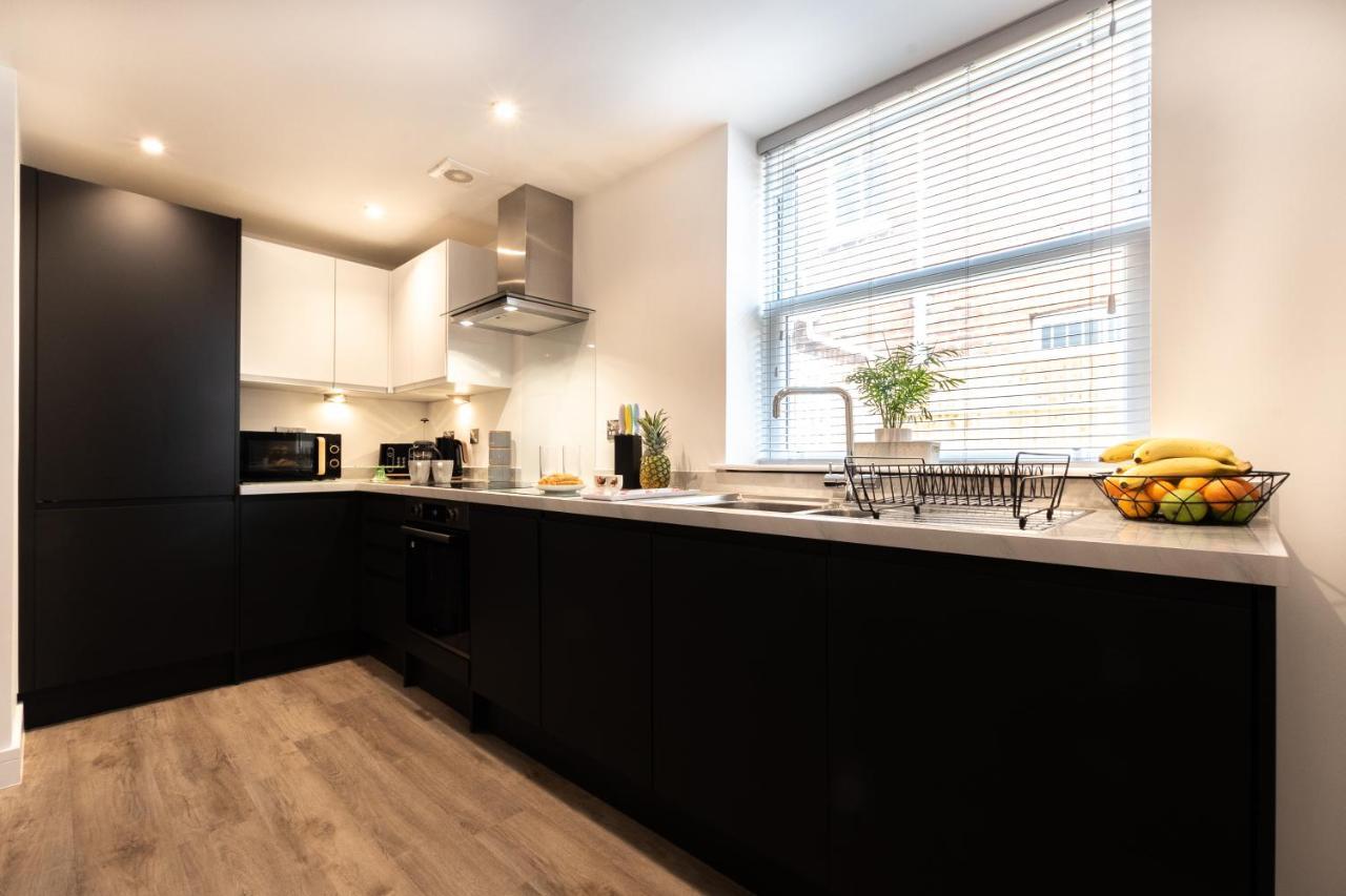 Welcome 4 Business Or Pleasure! Super Central Southampton 'City Vibes' # Stylish Apartment With Outside Space! 1-4 Guests Book Your City Break Or Pre-Cruise Stay! Close To Mayflower Theatre, Universities, Cruise Terminals, Hospitals & Shops! Zewnętrze zdjęcie
