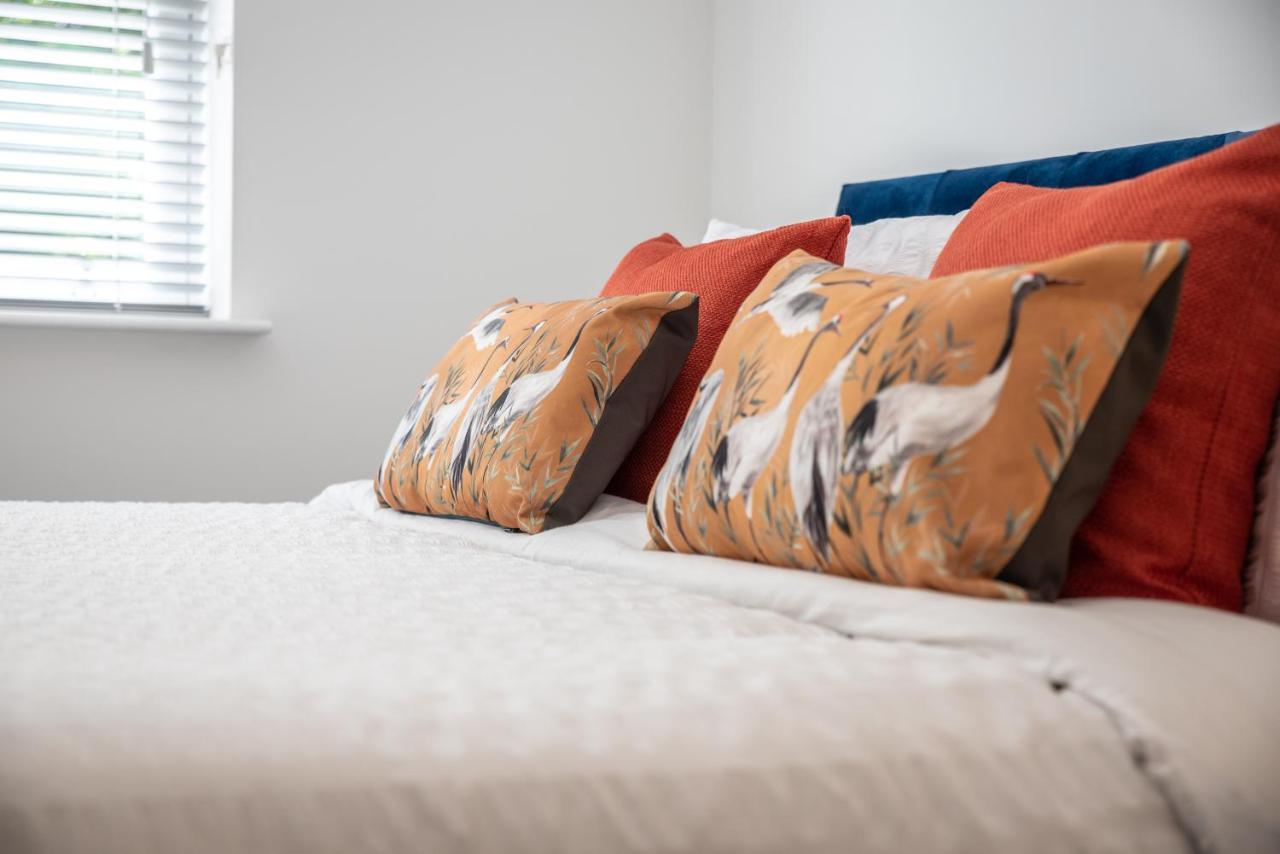 Welcome 4 Business Or Pleasure! Super Central Southampton 'City Vibes' # Stylish Apartment With Outside Space! 1-4 Guests Book Your City Break Or Pre-Cruise Stay! Close To Mayflower Theatre, Universities, Cruise Terminals, Hospitals & Shops! Zewnętrze zdjęcie