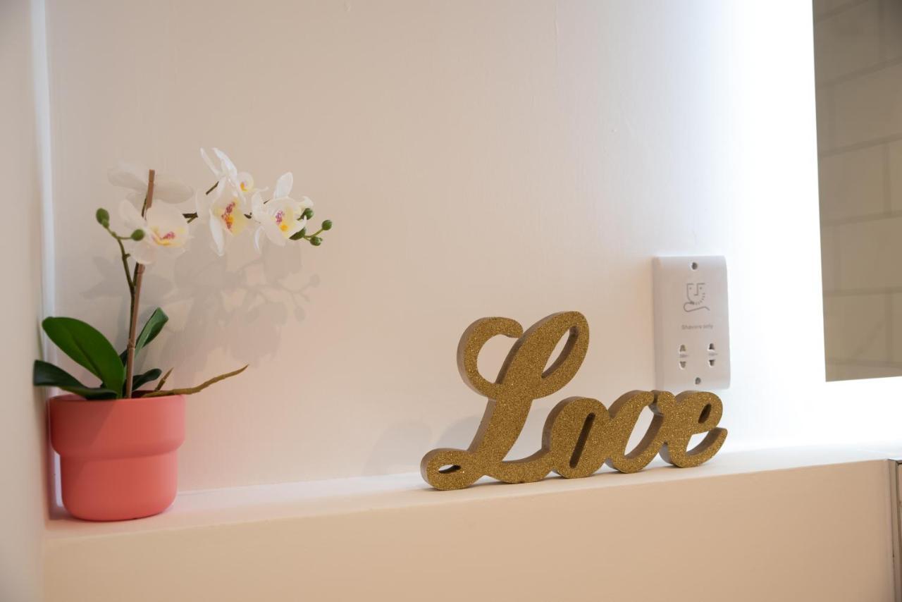Welcome 4 Business Or Pleasure! Super Central Southampton 'City Vibes' # Stylish Apartment With Outside Space! 1-4 Guests Book Your City Break Or Pre-Cruise Stay! Close To Mayflower Theatre, Universities, Cruise Terminals, Hospitals & Shops! Zewnętrze zdjęcie